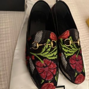 Gucci floral jacquard loafer size 37 EU